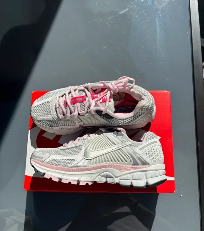 Nike Zoom Vomero 5 pink/rose - photo numéro 2