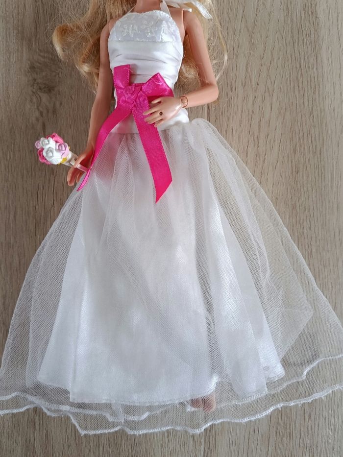Barbie Mariée - photo numéro 4