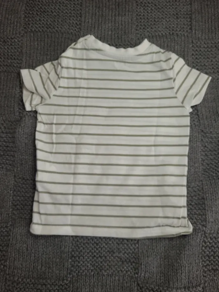 👶Tee-shirt taille 6mois-68cm👶 - photo numéro 2