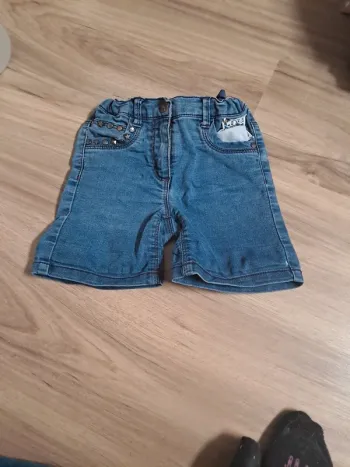 Short jeans fille taille 5 ans