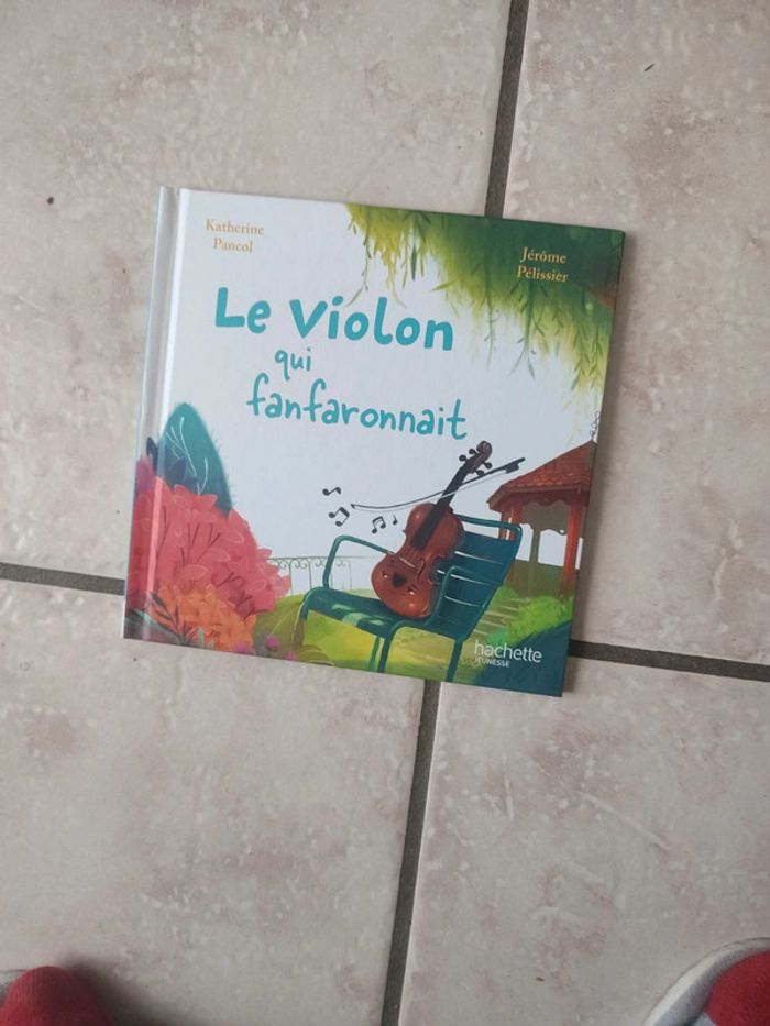 Livre le violon qui fanfaronnait