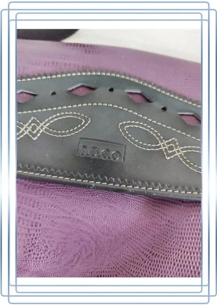 Sac à bandoulière violet Soco, bon état extérieur mais usé à l'intérieur 24x20cm - photo numéro 2