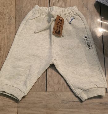 Pantalon neuf 6 mois