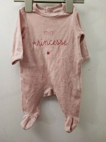 Dors bien bébé fille