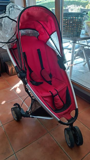 Poussette compacte pliable Quinny bébé 9 + protection pluie 