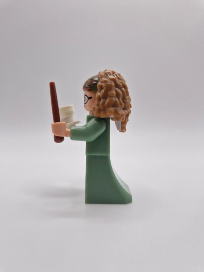 Figurine type lego Professeur Trelawney Harry Potter - photo numéro 3