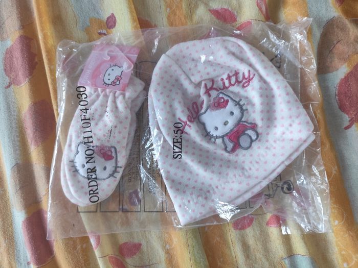 Ensemble bonnet gant bébé neuf