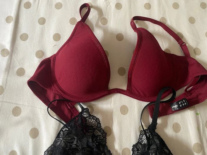 lot de deux. Soutiens-gorge, undiz taille 90B, bordeaux et noir. - photo numéro 2