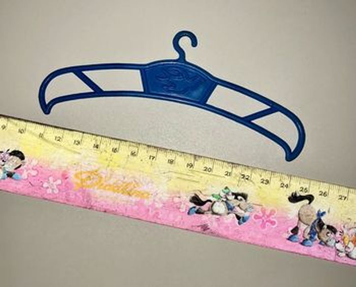 Accessoire de poupée jouet porte-manteau miniature - photo numéro 2