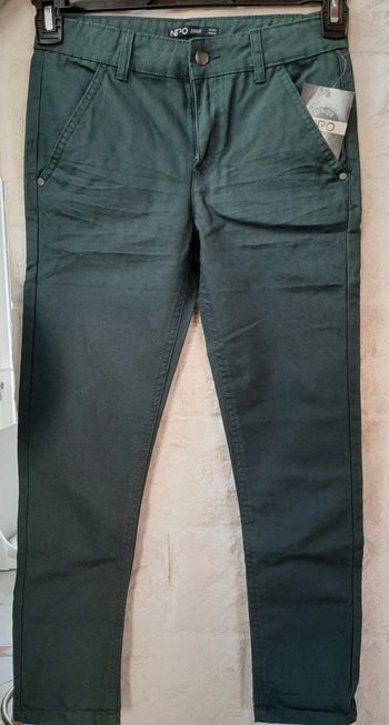 Pantalon chino garçon jamais servi