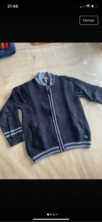 Gilet zippé taille 6 ans