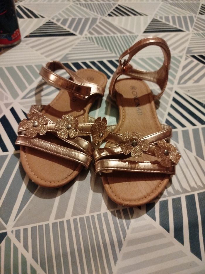Sandales