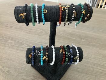 PORTE BRACELETS BRACELETS VENDUS SÉPARÉMENT