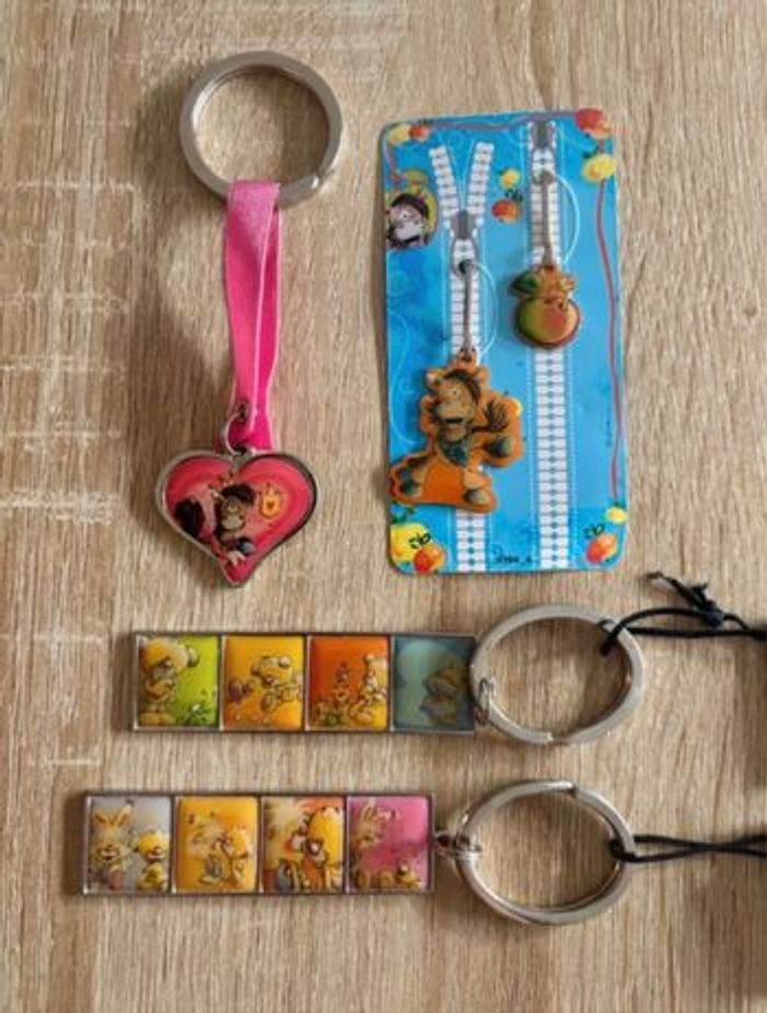 Lot portes clefs neuf collection Diddl & bijoux neufs - photo numéro 2