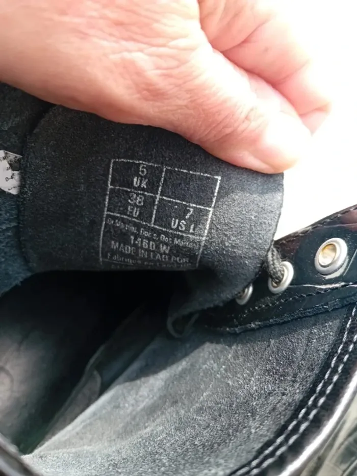 Dr. Martens vernis noir effet croco 🐊 38 - photo numéro 9