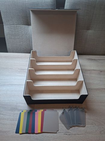 Boite de rangement XXL pour cartes Pokémon / Yu-Gi-Oh avec intercalaires et séparateurs 