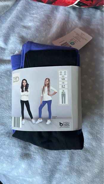 Lot de leggings neufs 122/128