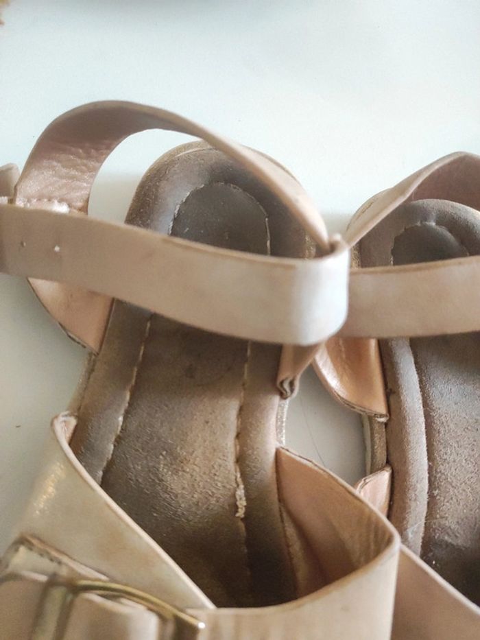 Nus pieds taille 28 - photo numéro 4