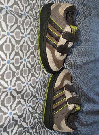 Basket neuve adidas édition limitée