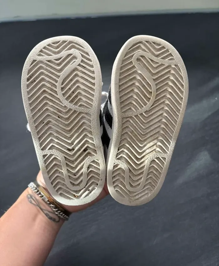 Basket adidas superstar taille 22 - photo numéro 5