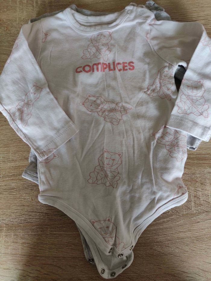 2 bodies 36 mois - photo numéro 3