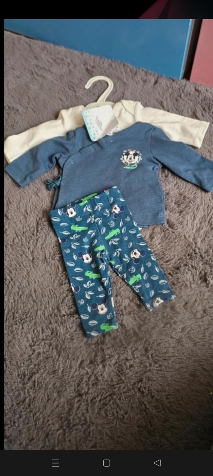 Pantalon haut et bodie naissance Mickey neuf