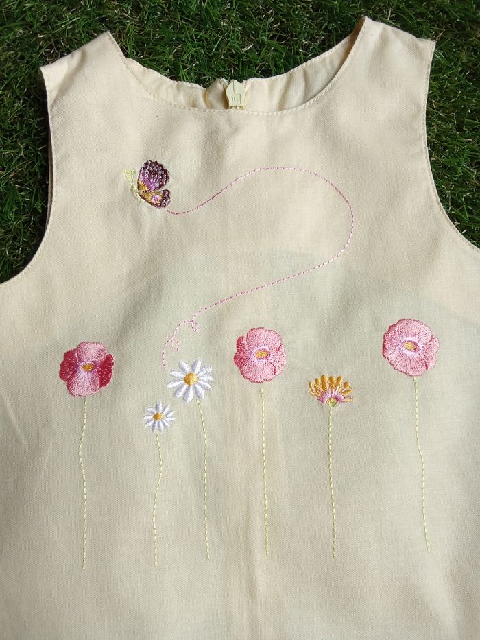 Robe avec fleurs - photo numéro 4