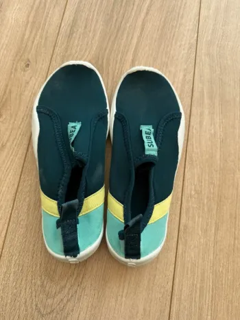Chaussures de plage enfant taille 34/35