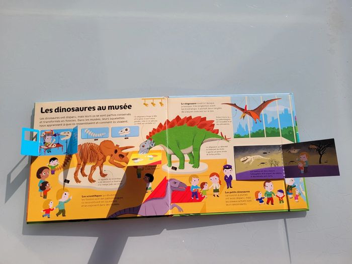 Livre animé à flaps : Le Petit Monde animé Gallimard Jeunesse : La Vie des Dinosaures (63) - photo numéro 14