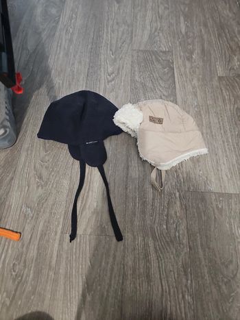 Lot de deux bonnet