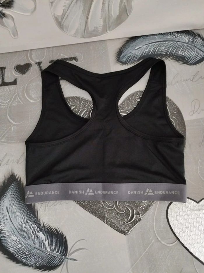 Brassiere de sport - photo numéro 3