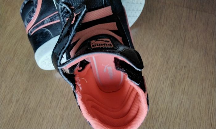 Chaussures  montante  ,noir  paillettes  ,nœud  ,fermeture  et  lacets  ,Gemo  Baby  ,pointure  23 - photo numéro 5