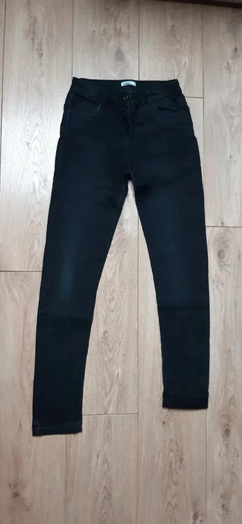 Pantalon slim gémo noir effet délavé 12 ans en parfait état