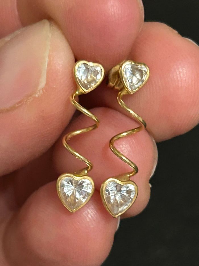 Jolie paire de boucles d’oreilles «cœur » ressort en or 18 carats femme TBE