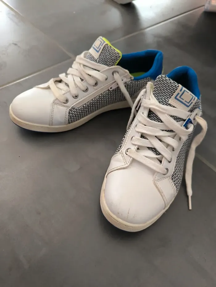 Chaussures plates. Dpam. 37 - photo numéro 4