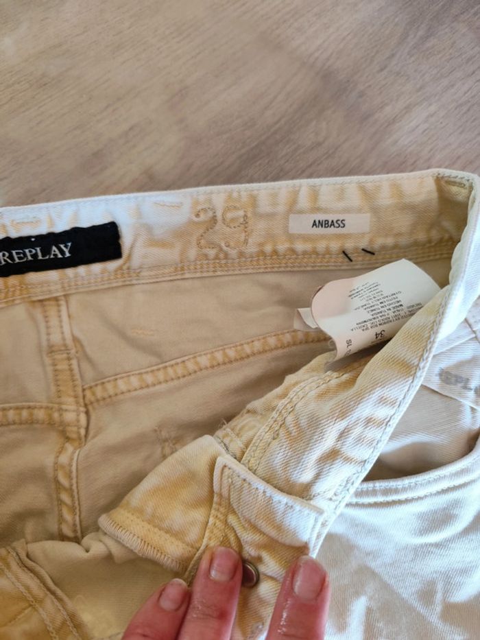 Jean délavé jaune beige - photo numéro 3