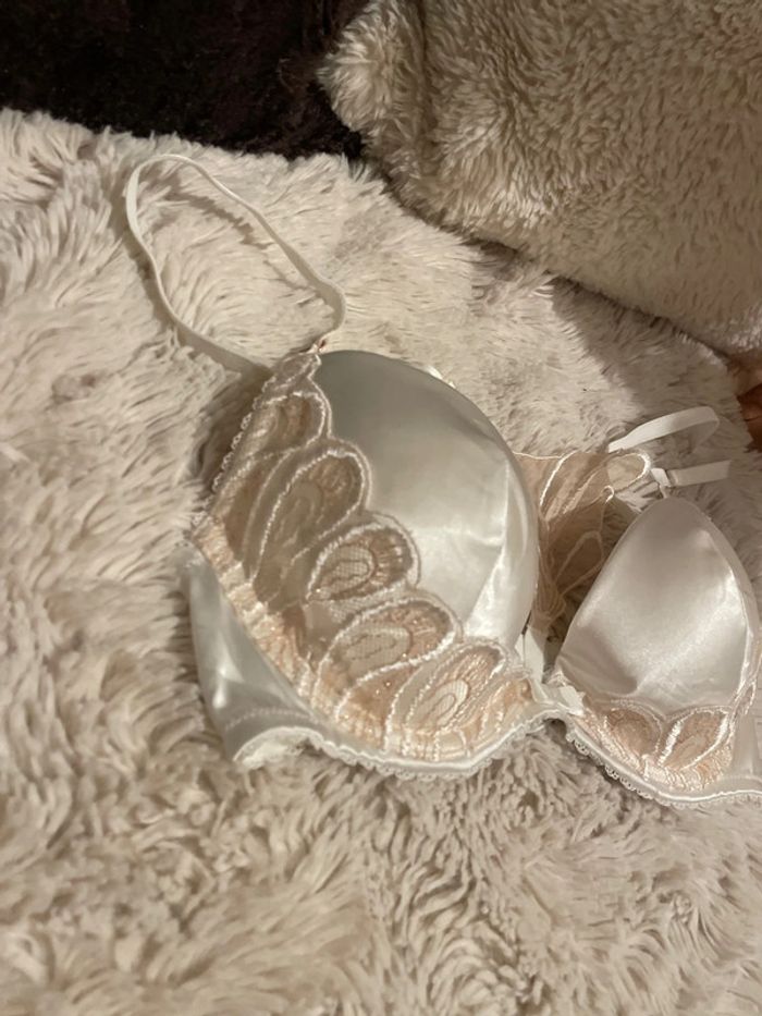 Soutien gorge - photo numéro 2