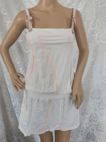 Tunique blanche. Taille 2. La Mode Est À Vous