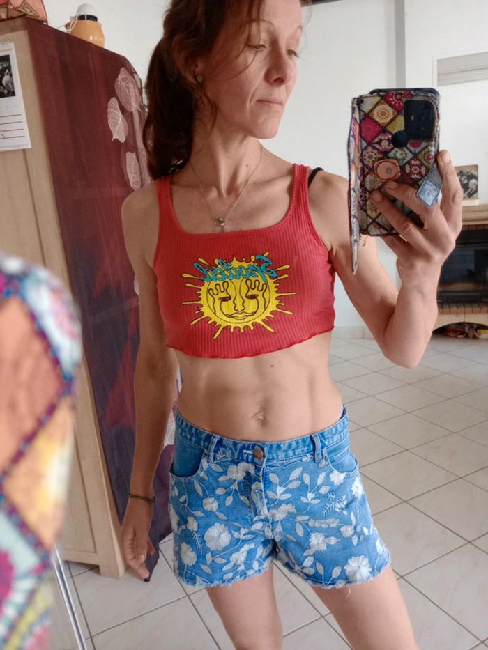 Crop top s rouge avec soleil c 81 - photo numéro 2