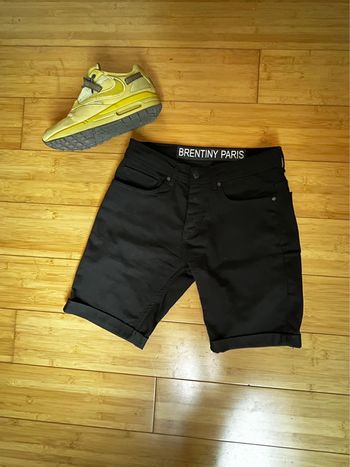 Short noir