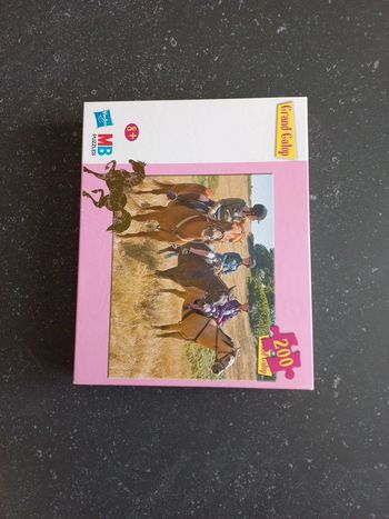 Puzzle grand galop 200 pièces hasbro MB 8 +