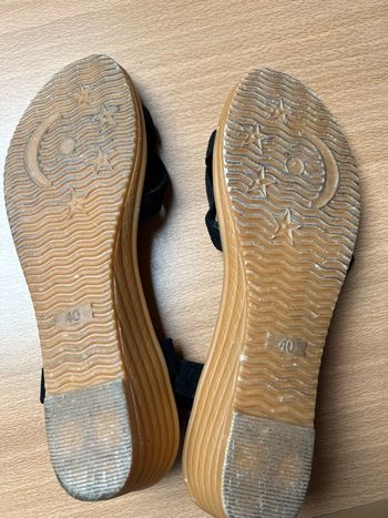 Claquettes femme 15€