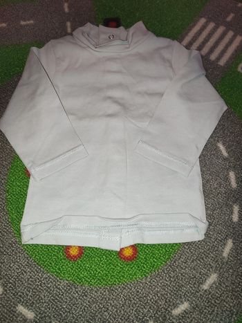 sous pull bleu ciel bébé