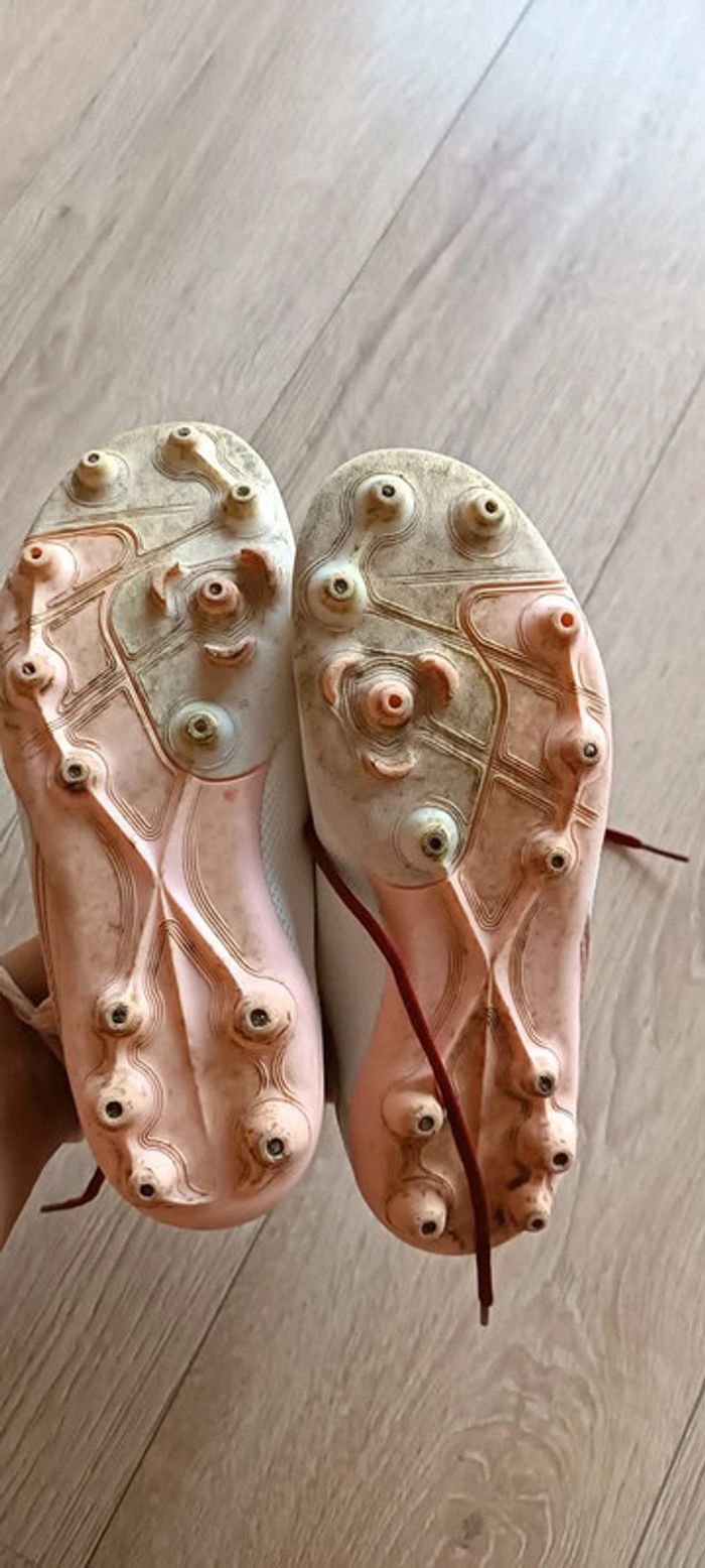Lot pour foot crampons chaussettes protège tibia - photo numéro 4