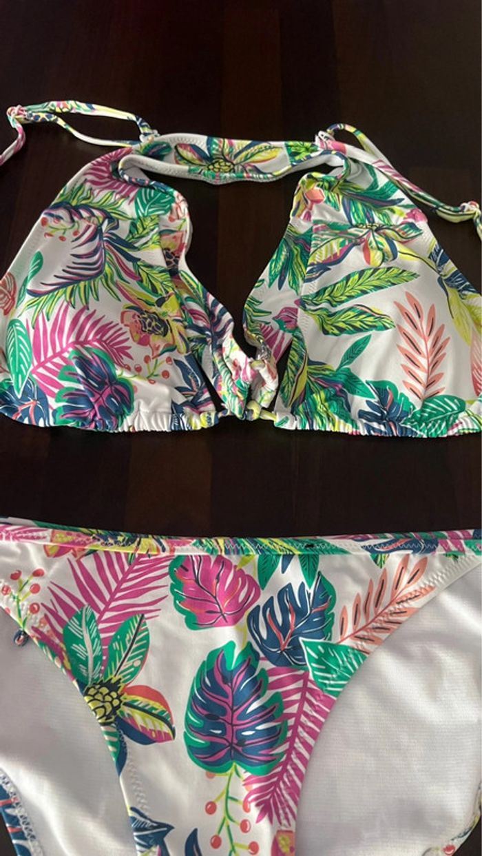 Joli maillot de bain 2 pièces taille 40 pour le bas 38 pour le haut neuf jamais porté gémo - photo numéro 5