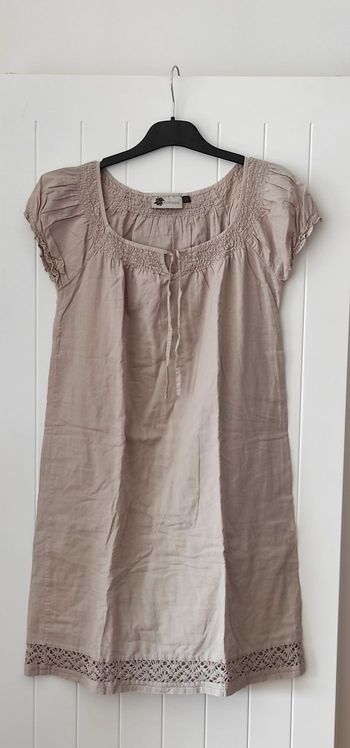 Robe courte femme beige Taille 38 – Très bon état