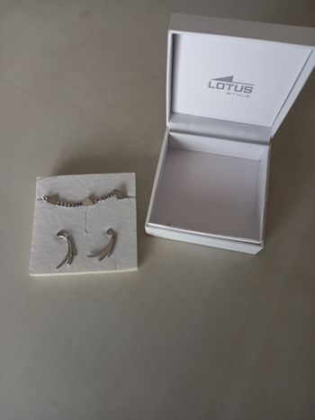 Lotus : boucles d'oreilles et bracelet