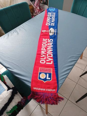 Écharpe foot match OL Lyon OM Marseille