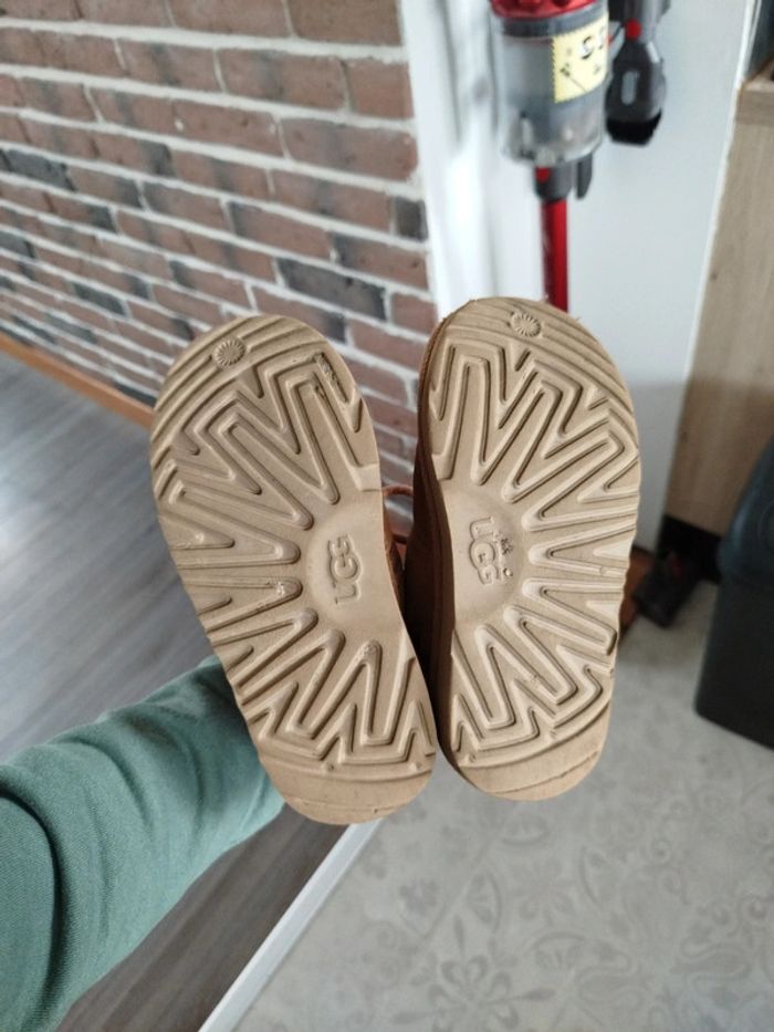 Chaussures ugg taille 30 - photo numéro 9