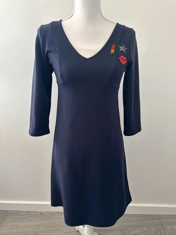 Robe bleue marine et rouge écussons patchs Grain de Malice GDM T38 M